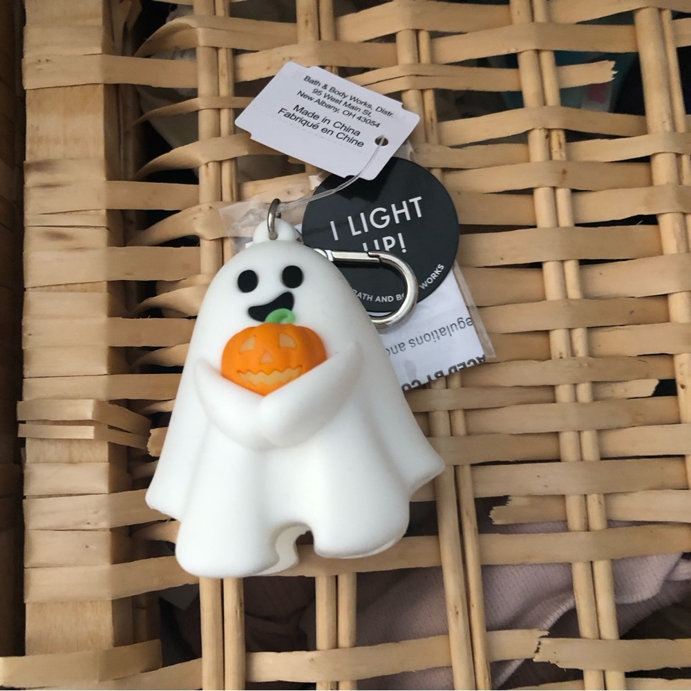 Bath & body works light up glow in the dark ghost pocketbac holder